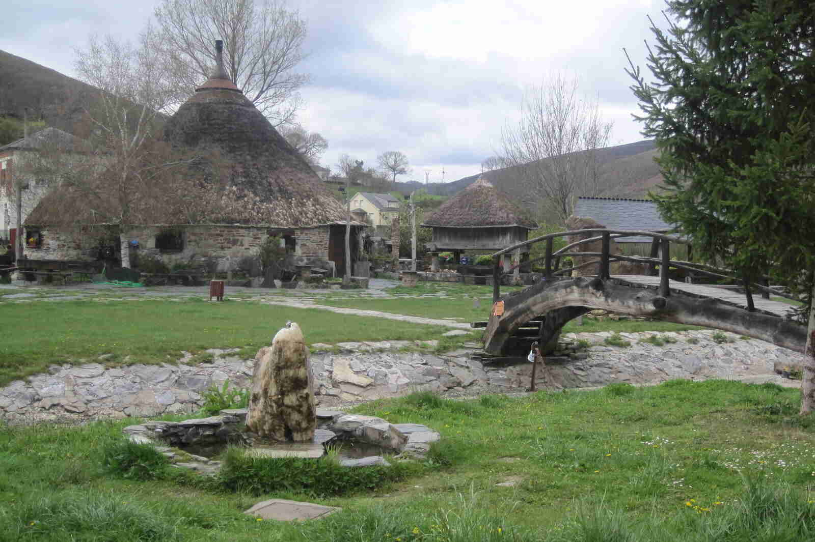 Puente del pueblo de León