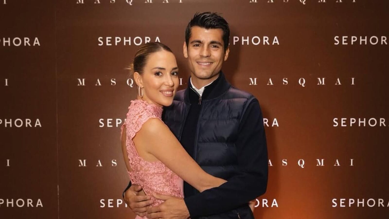 Álvaro Morata y Alice Campello posando