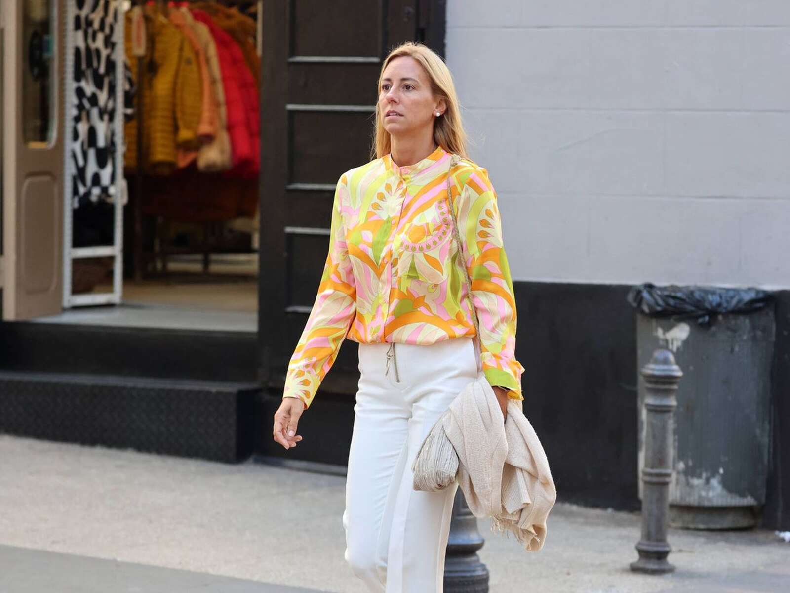 Ainhoa Armentia paseando