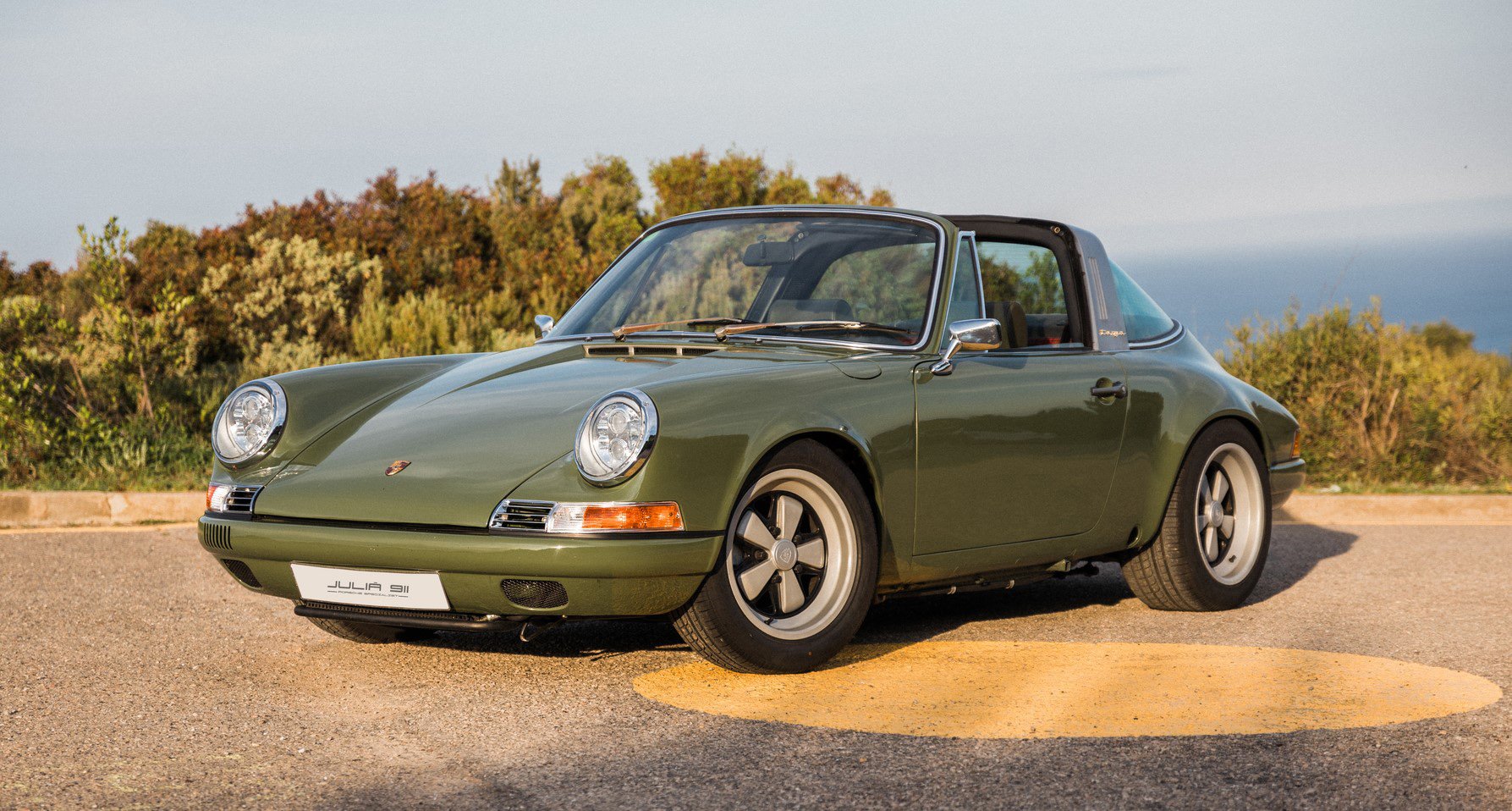 Del rojo Ferrari al verde Porsche: el color tendencia en uñas 2026