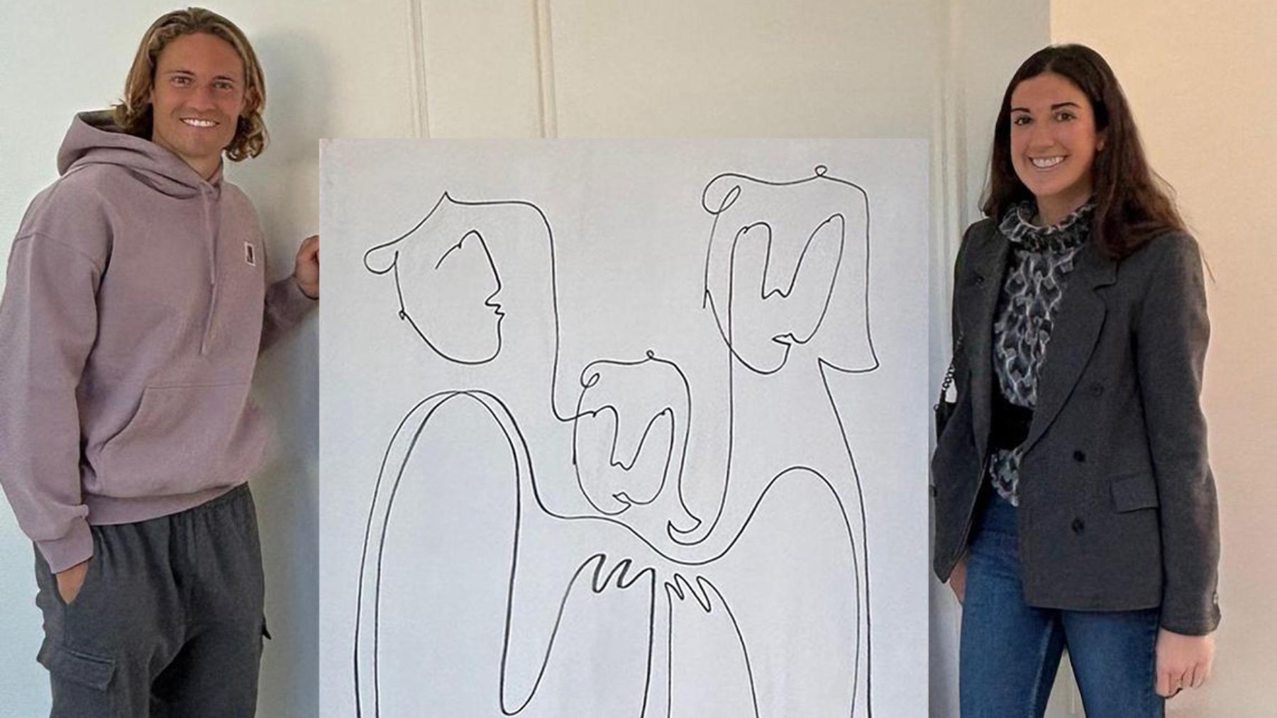 Marcos Llorente encarga este cuadro a una artista española: Representa a su familia en el salón de casa