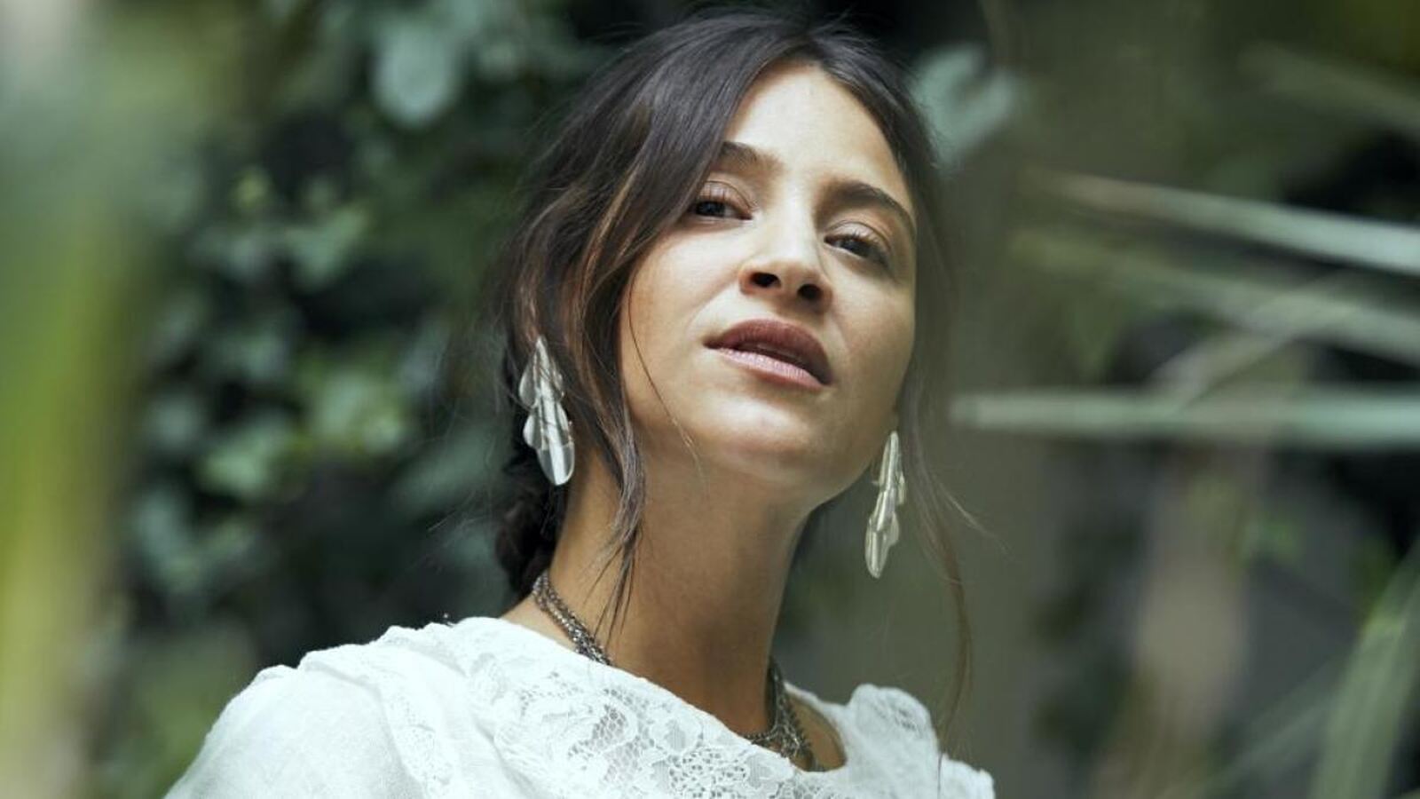 Georgina cantante ante la cámara