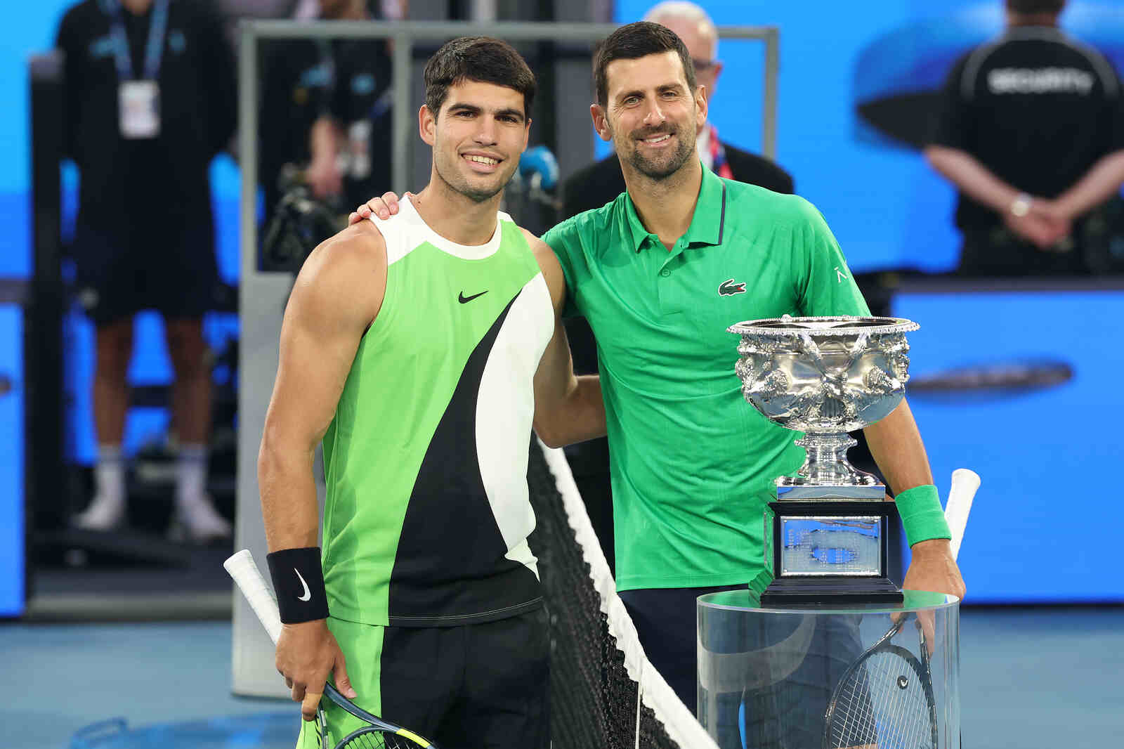 Carlos Alcaraz y Novak Djokovic en el Open de Australia 2026