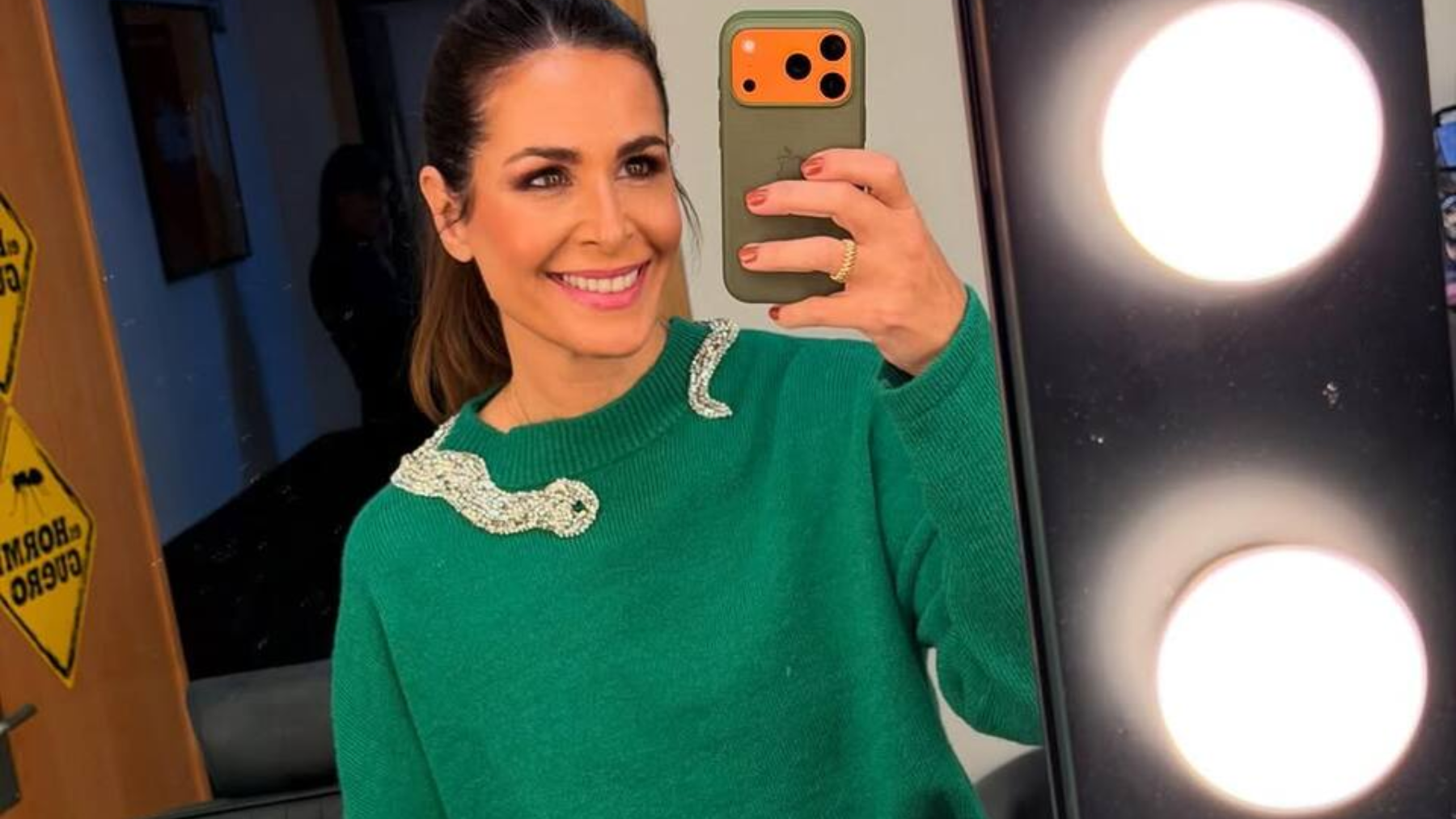 Esta es la marca del jersey verde joya de Nuria Roca del que todo el mundo habla
