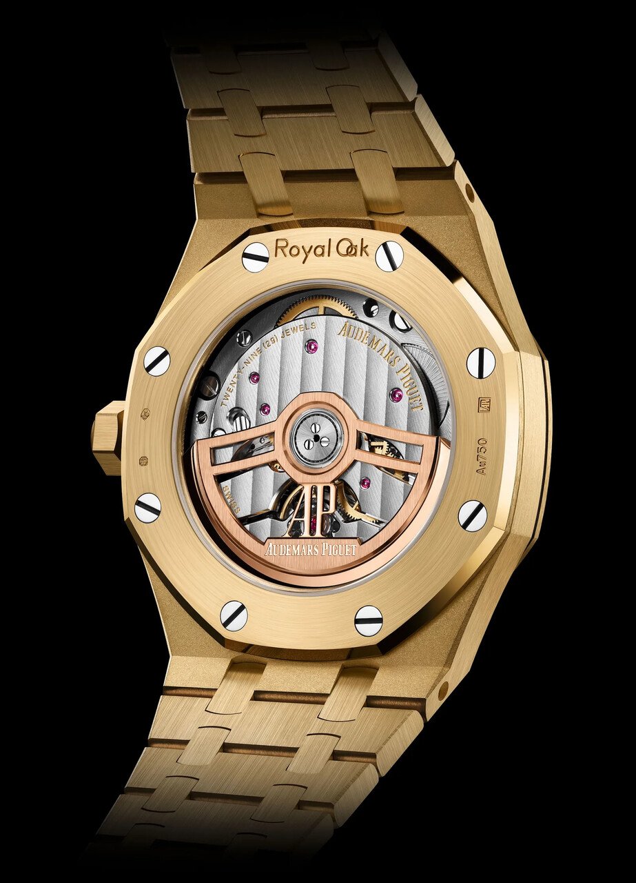 El reloj de Bad Bunny de 75.000€ eclipsa su look de Zara en la Super Bowl 2026