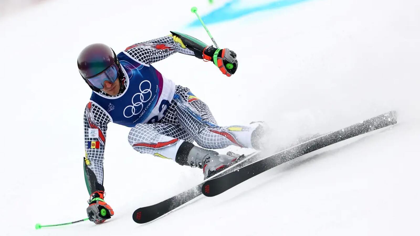 Joan Verdú esquiando