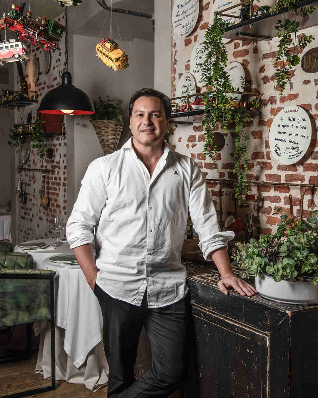 grupo los lirios dueño