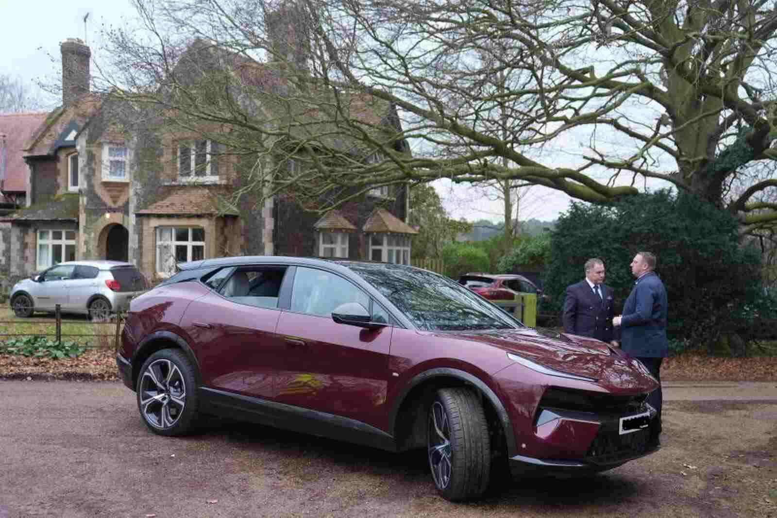 Exterior del coche nuevo de Carlos III