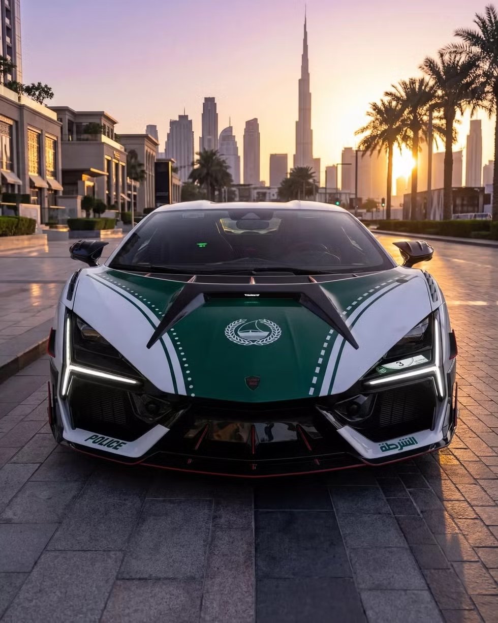 Lamborghini Revuelto