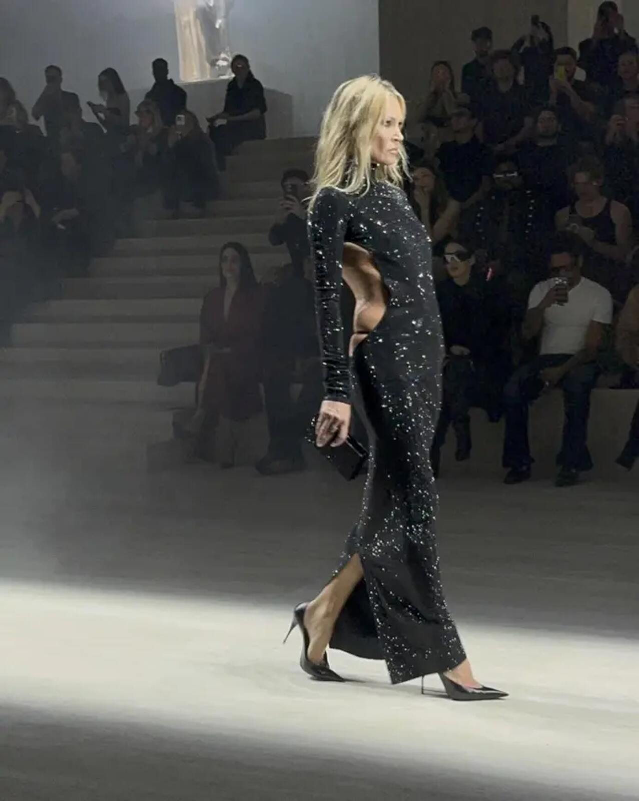 Kate Moss desfilando para Gucci