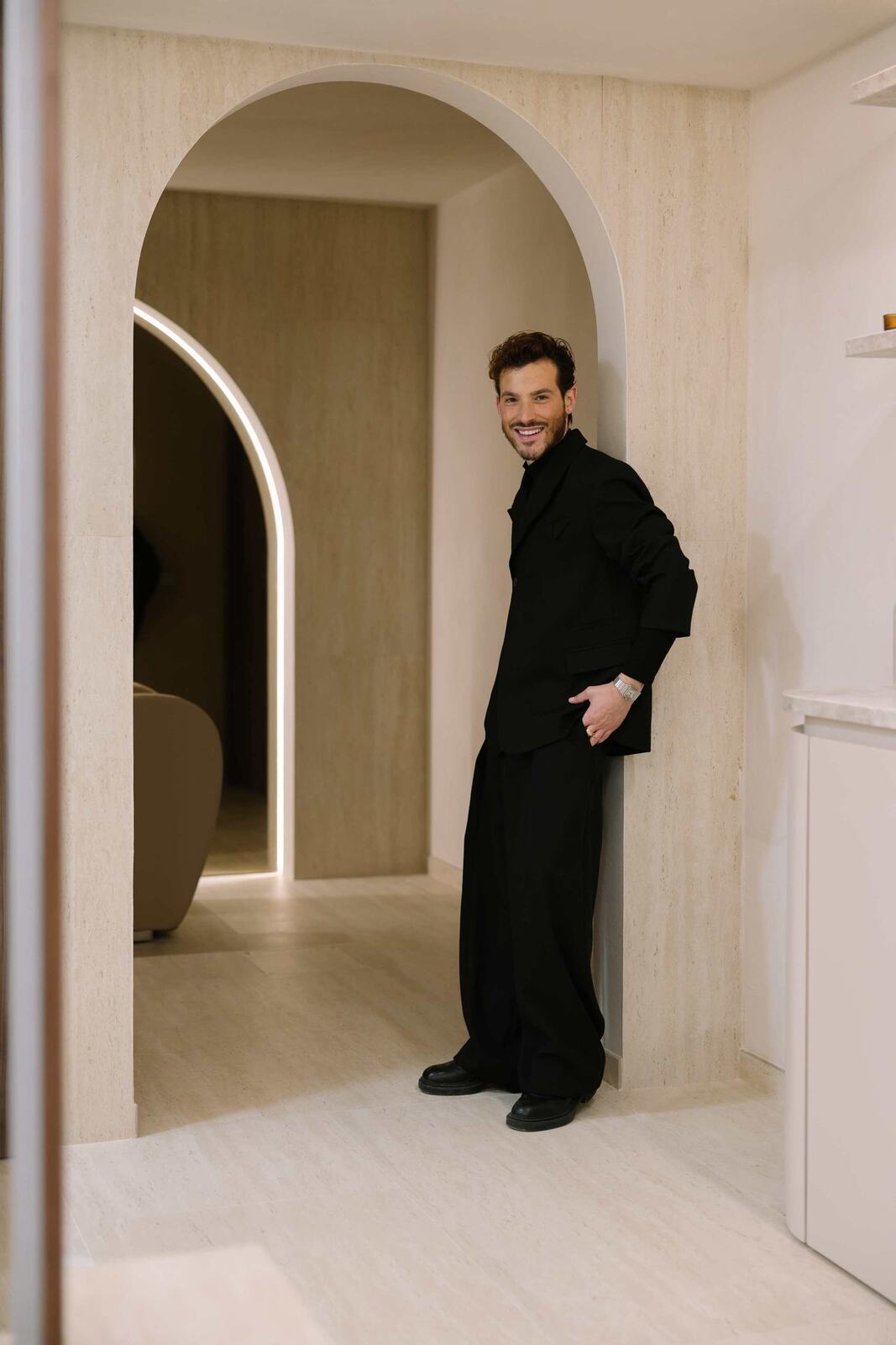 Juan Diego Teo posando