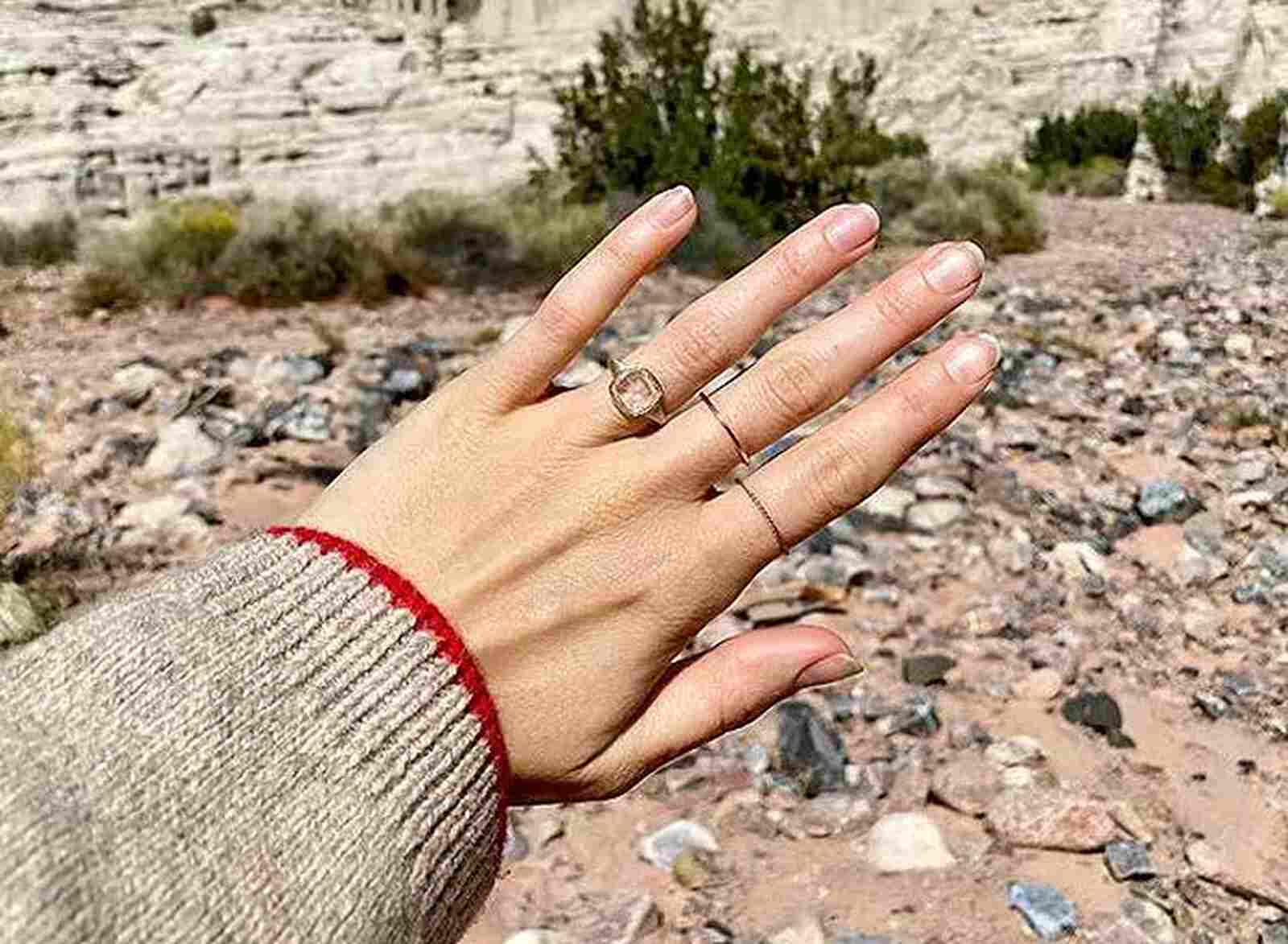 anillo de compromiso de Lily Collins