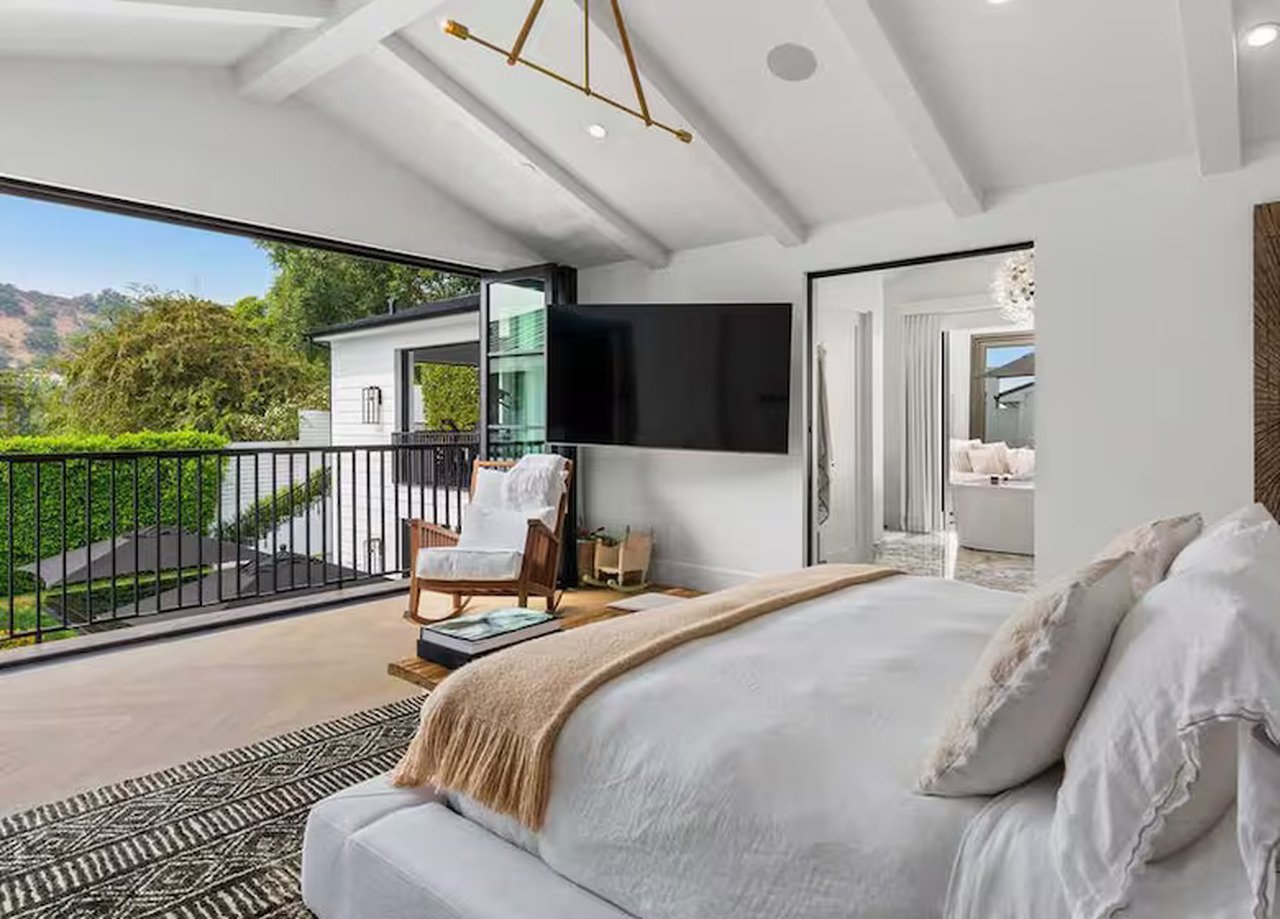 Así es la casa de Rihanna donde sufrió un tiroteo estando dentro: 700 m², cinco habitaciones, siete baños…