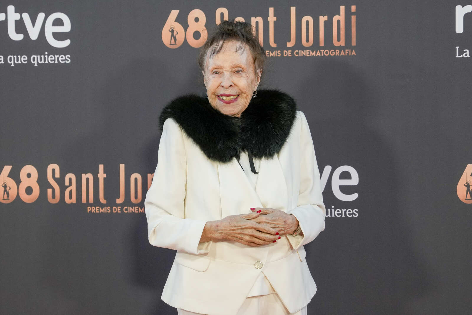 Gemma Cuervo posando