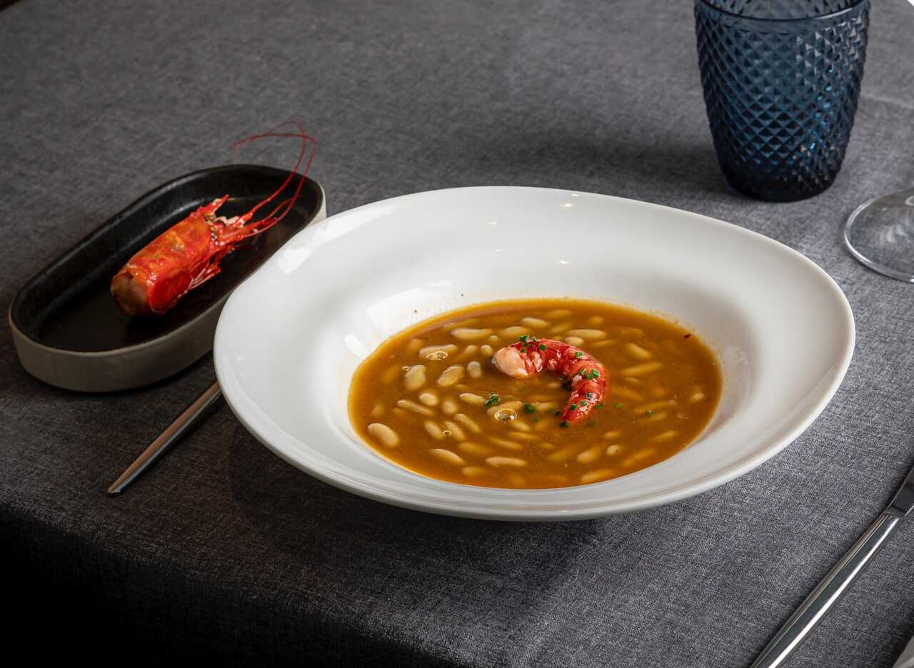 Ricardo Temiño y su receta de verdinas con carabineros: «Para ligar el caldo aplastar algunas verdinas»