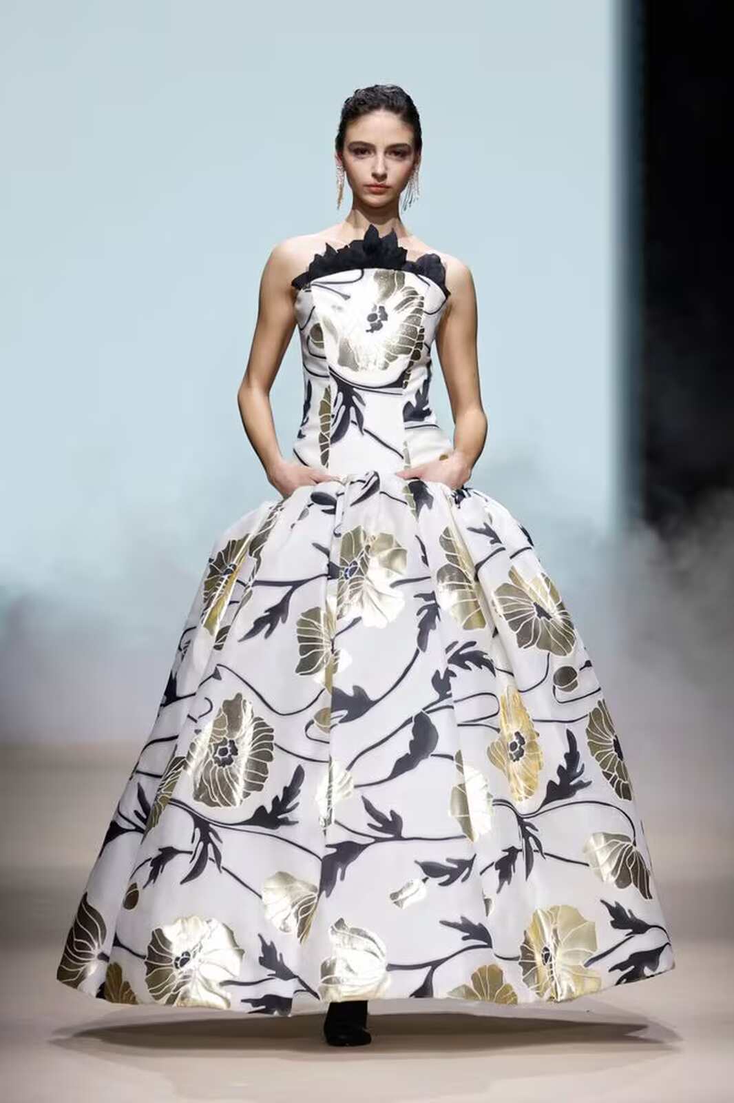 Vestido de flores del desfile de Yolancris