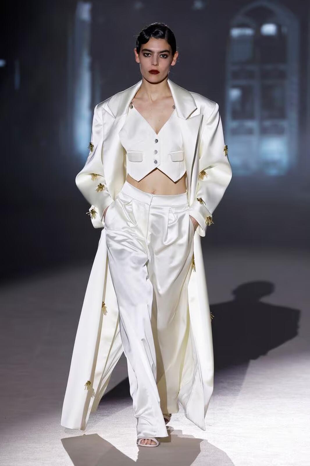 Estilismo blanco en la semana de la moda