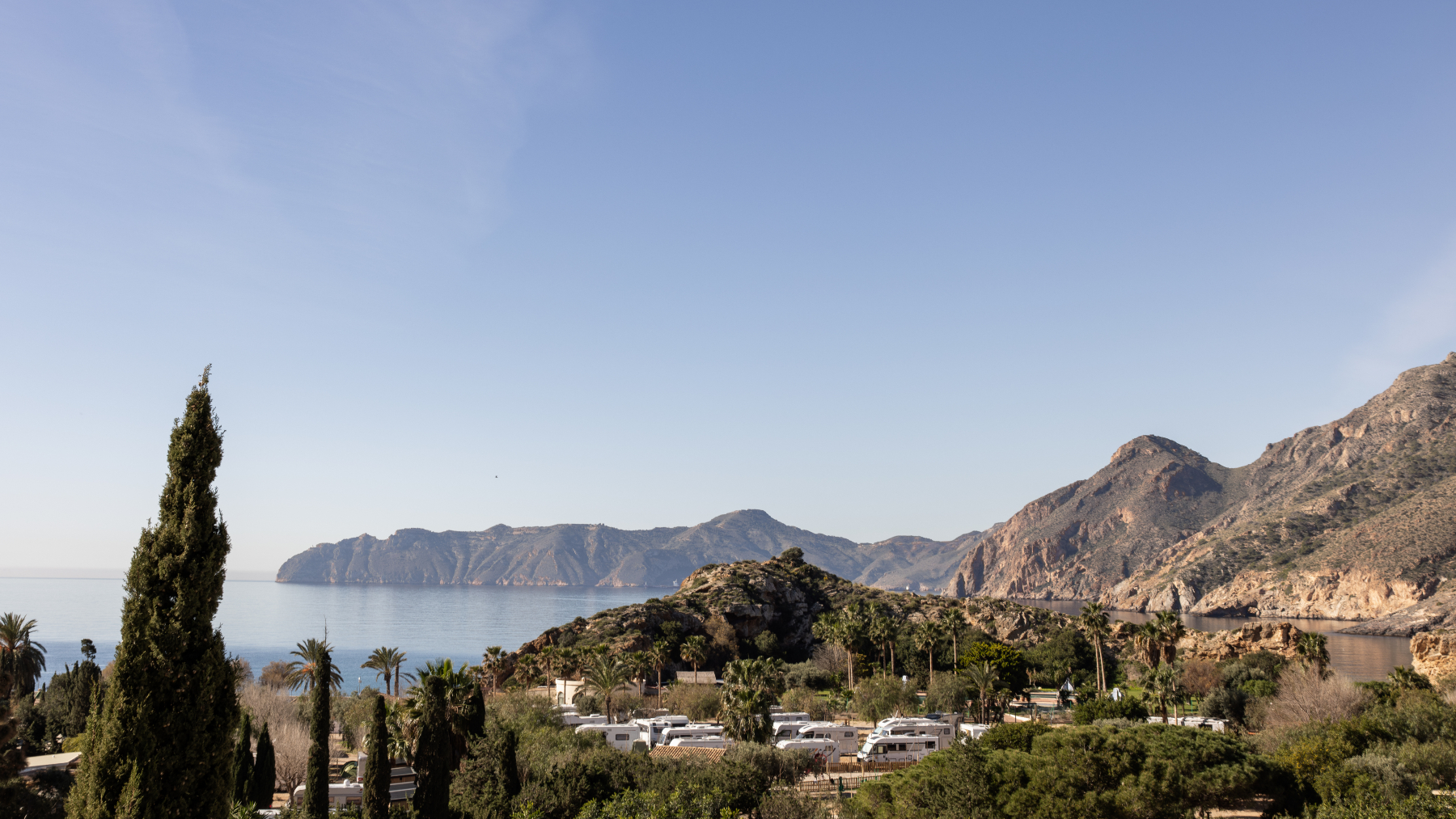 Parece Cerdeña, pero está en Murcia: el rincón de mar y montaña perfecto para esta Semana Santa