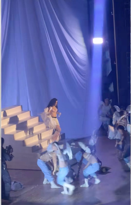 Rosalía alas Antonio Velasco LUX