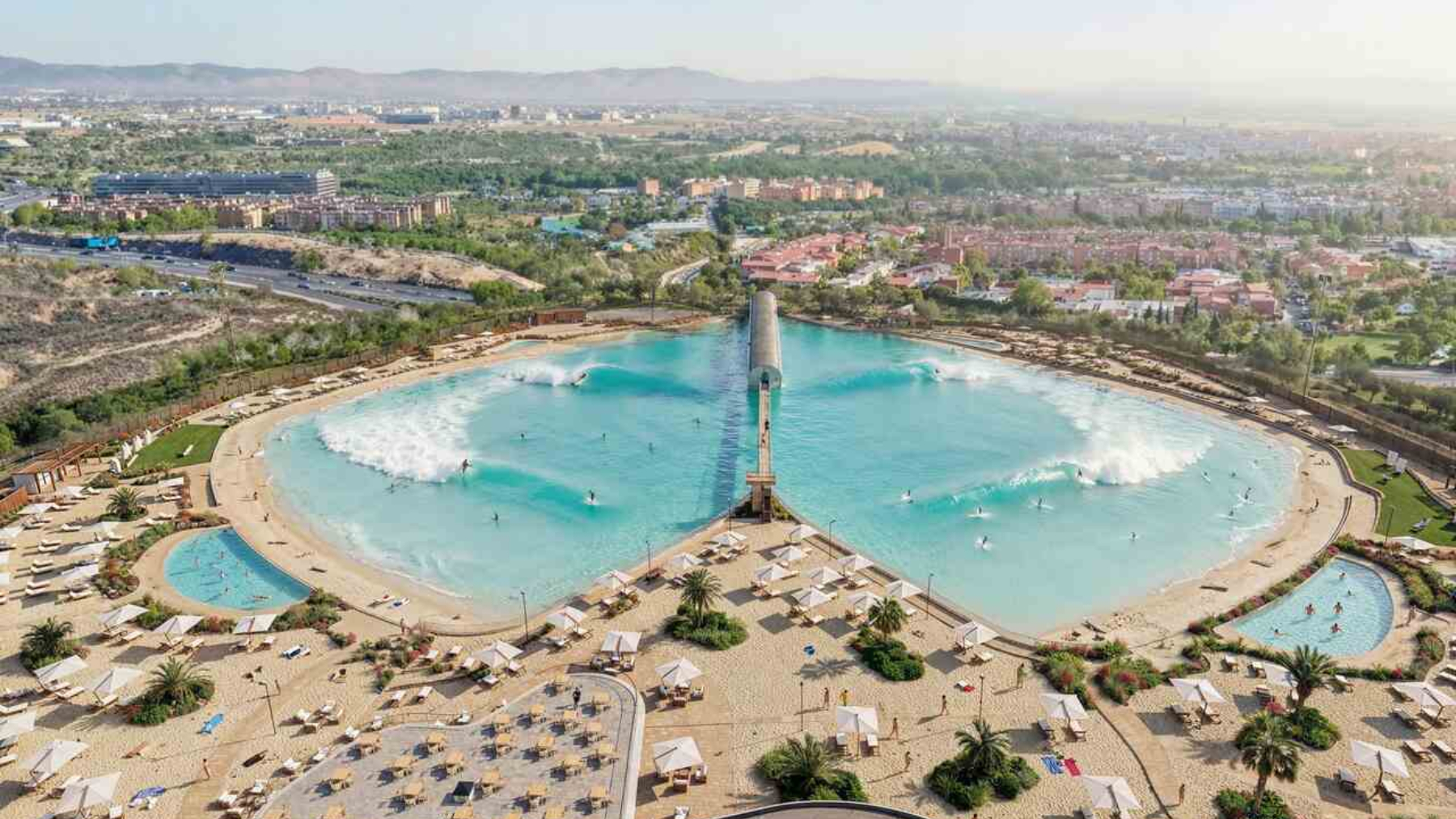 El estadio del Atlético de Madrid tendrá como vecina la mayor laguna de olas de Europa