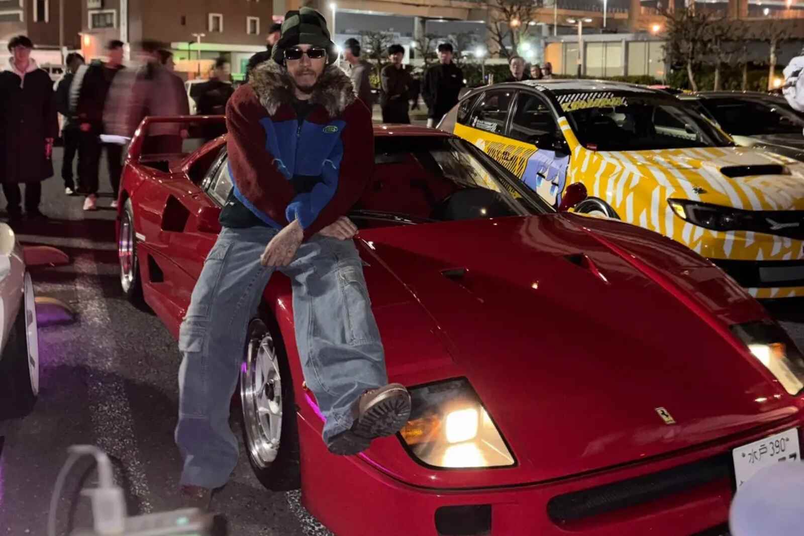 Hamilton con el Ferrari en Japón