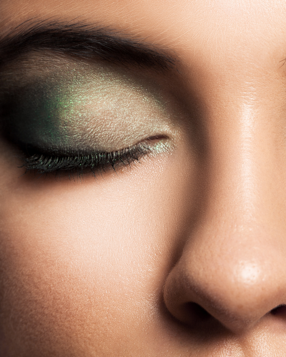 maquillar ojos marrones trucos