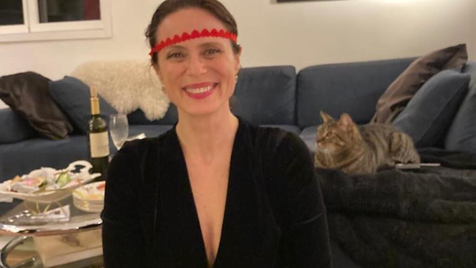 Dentro de la casa de Aitana Sánchez-Gijón en Madrid: techos altos, mucho arte y cerca del Palacio Real