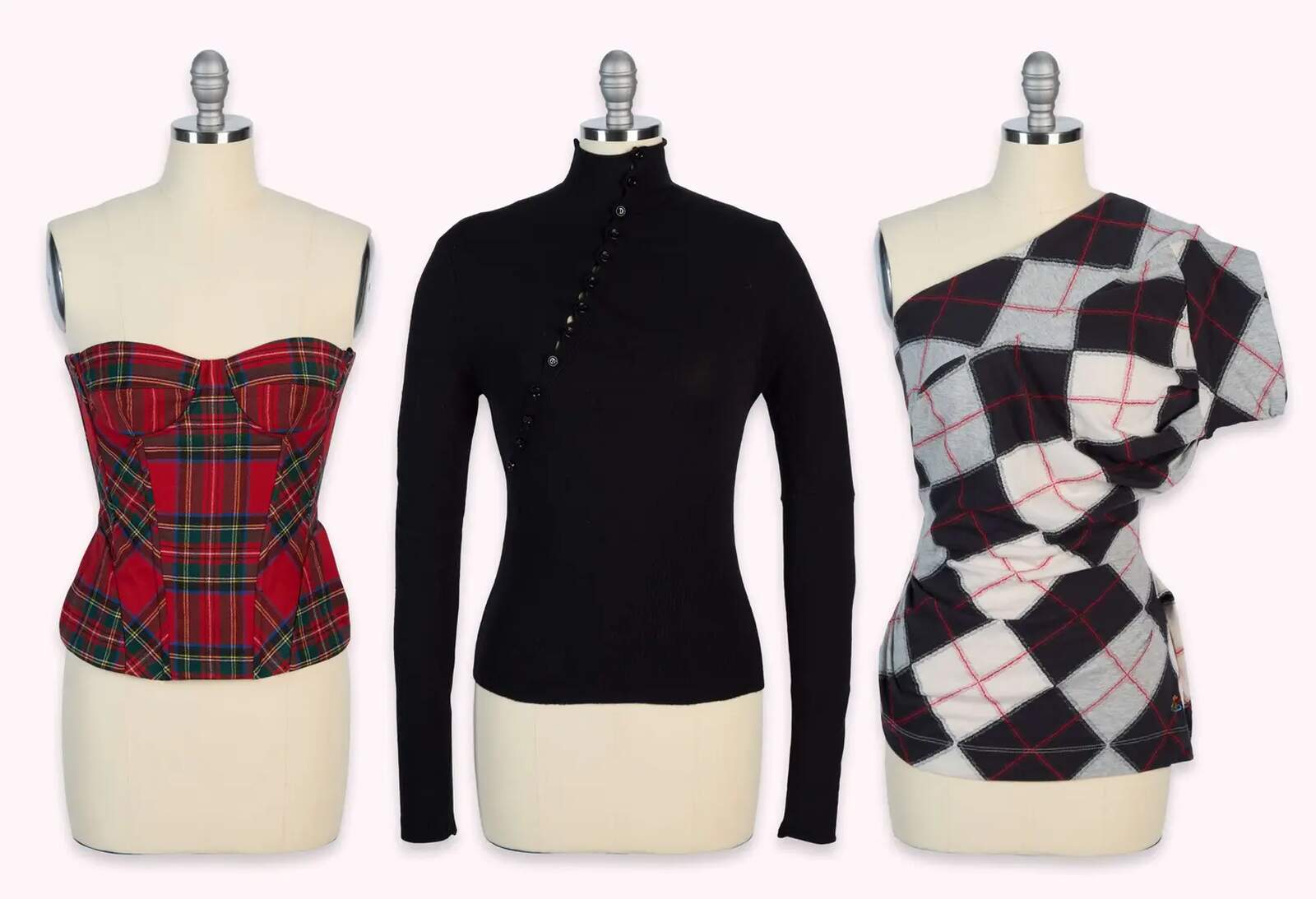 Lote de prendas de Charlotte en And just like that a subasta