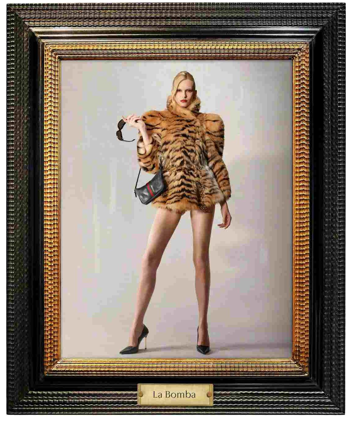 Look de Gucci de estampado de tigre