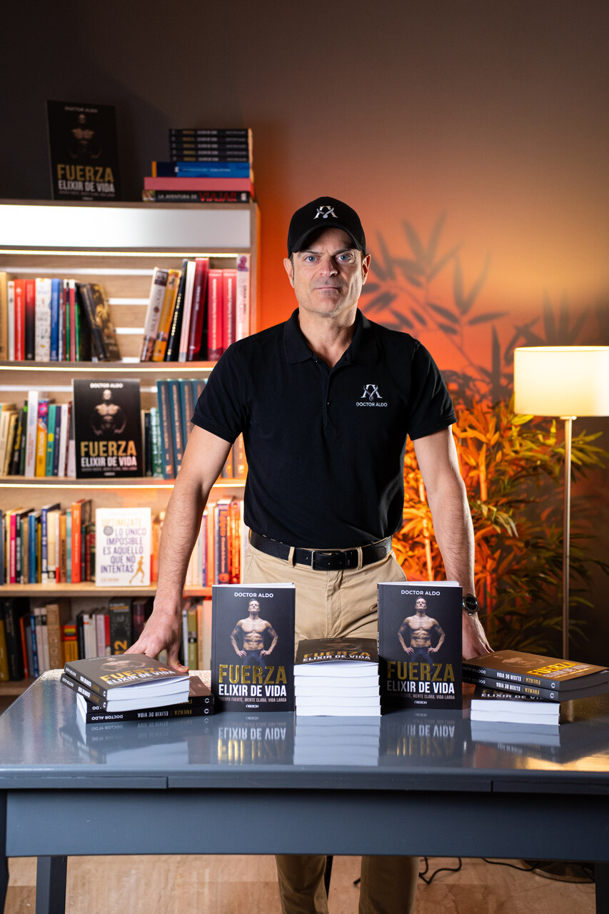 Dr. Aldo, entrenador de Ilia Topuria: «La mayor fuerza de Ilia no está en el gimnasio, es la disciplina»