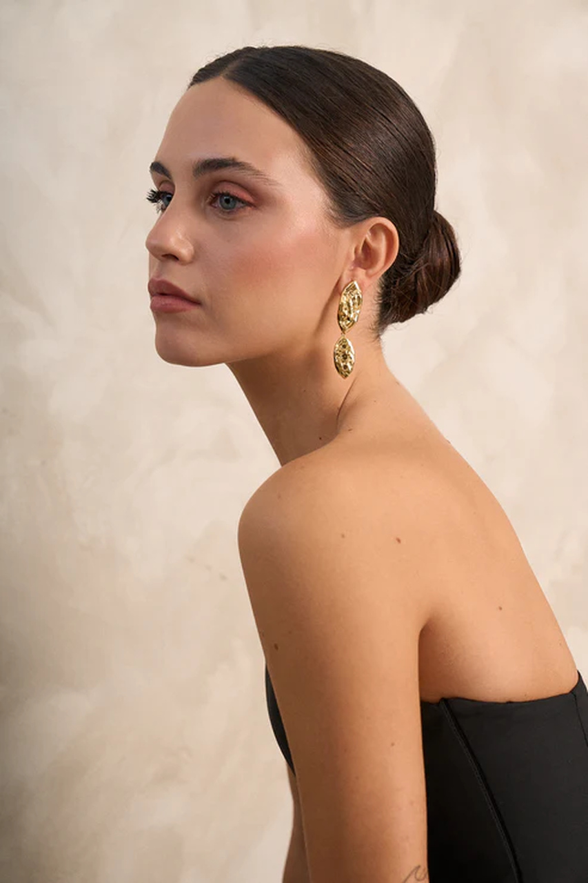 La Reina Letizia ama los pendientes largos de esta marca española: elevan cualquier look de primavera