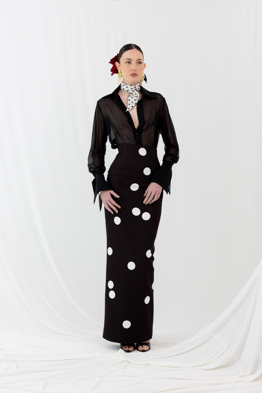 Siete looks para la Feria de Sevilla si no vas vestida de flamenca