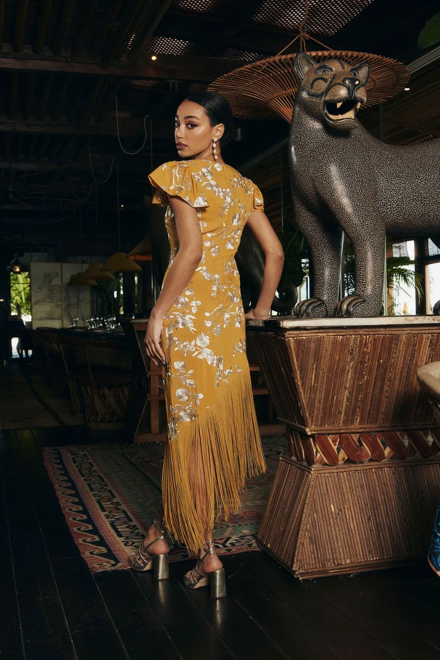 Siete looks para la Feria de Sevilla si no vas vestida de flamenca