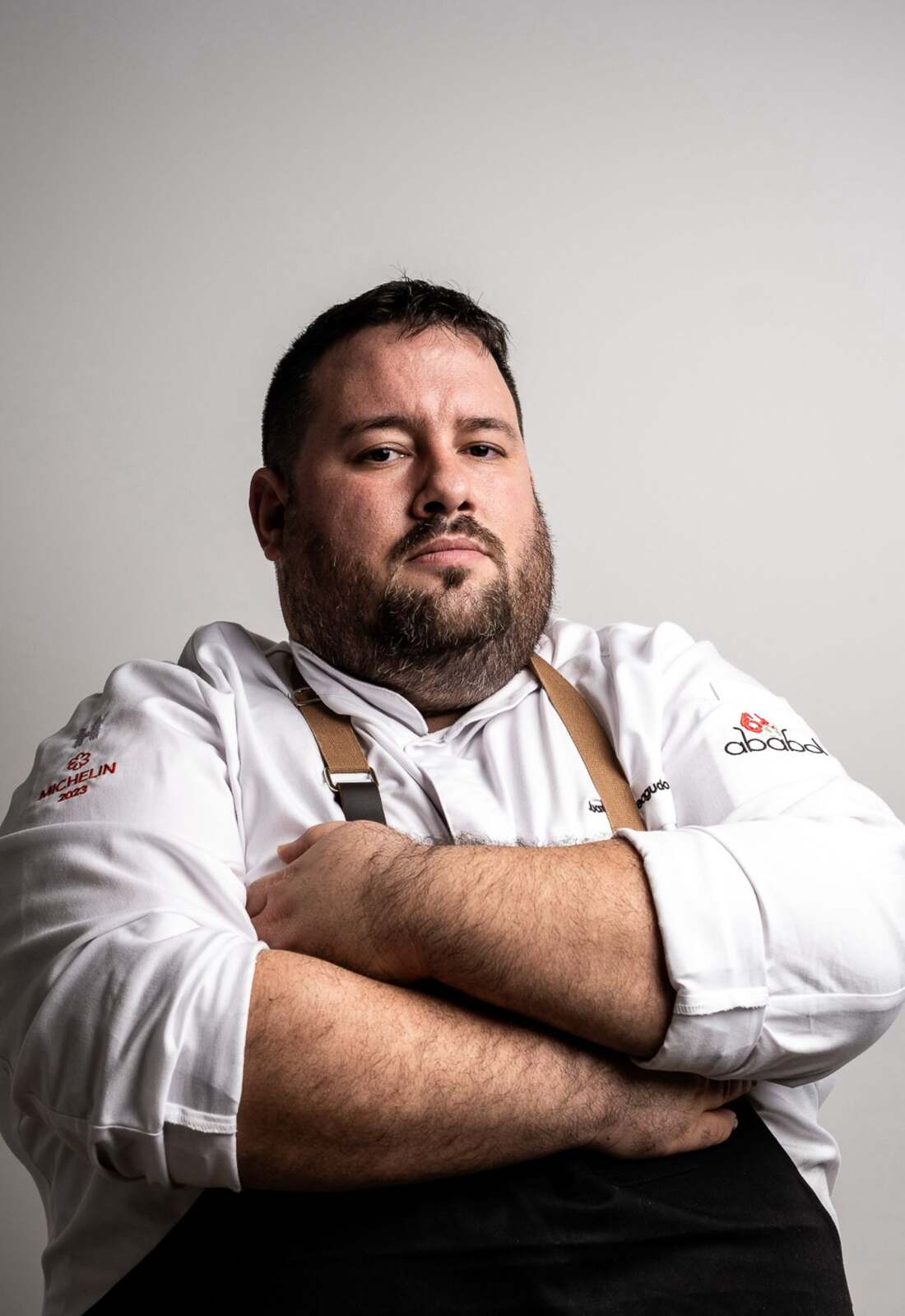 Juan Monteagudo posando