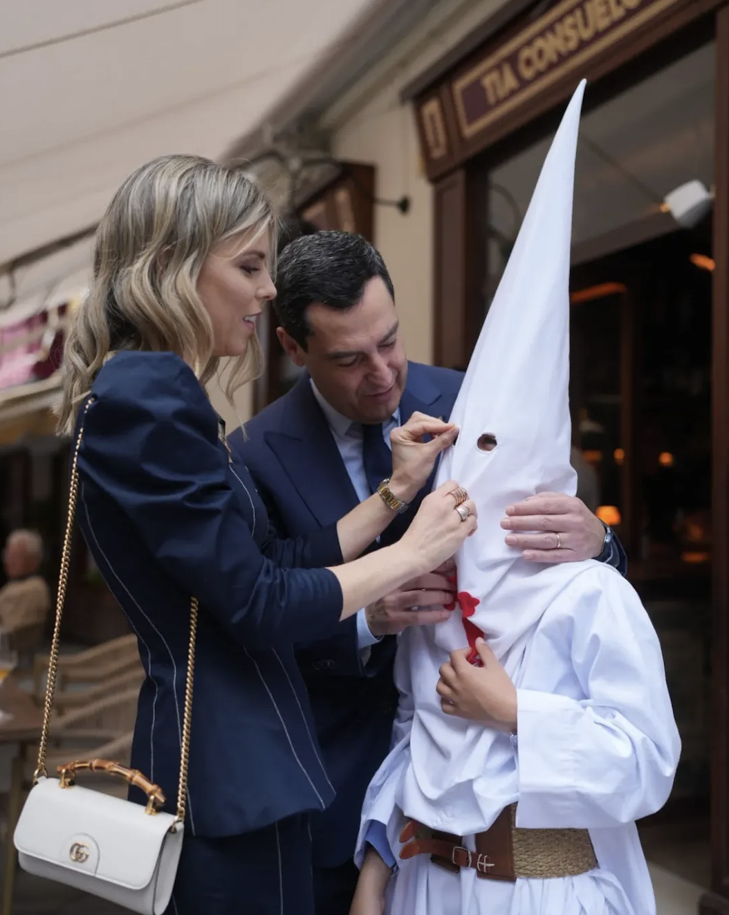 Manuela Villena manicura