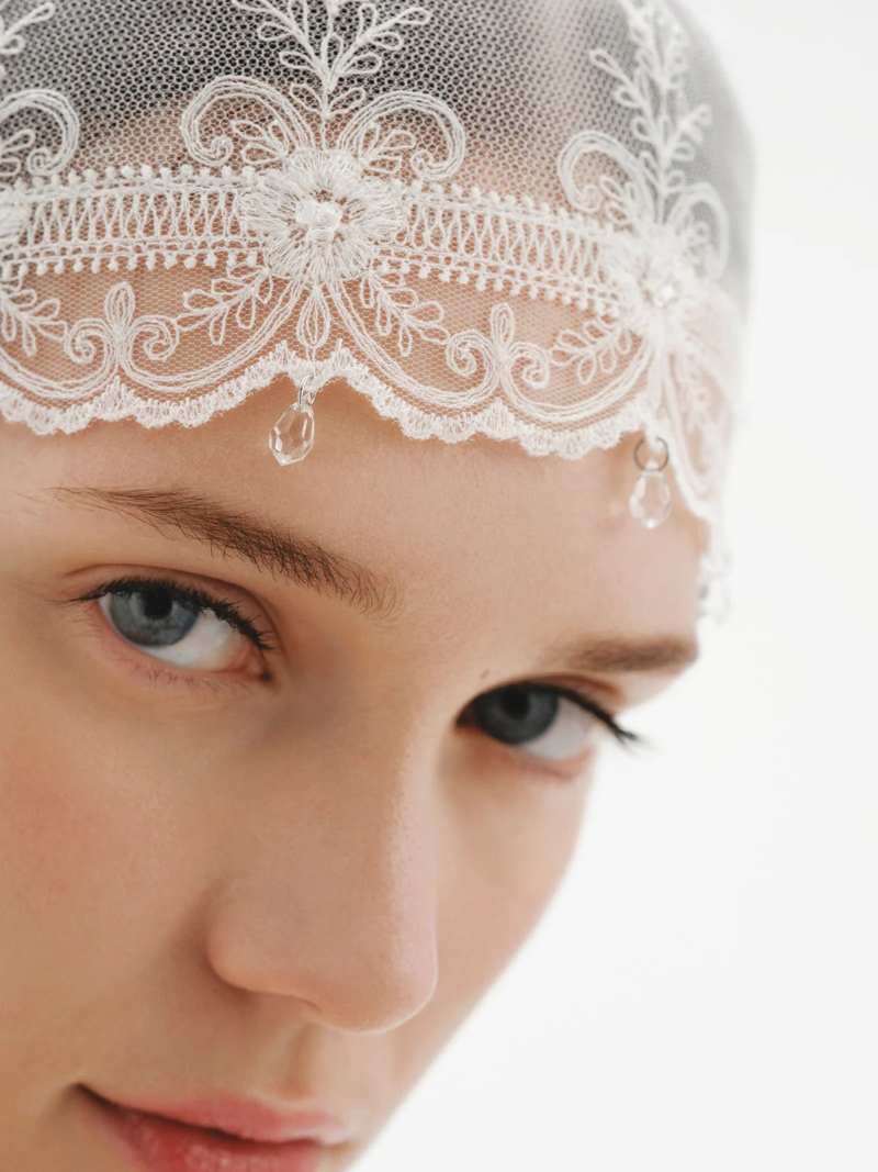 Casquete de encaje con cristales, bodas, Betto García, Aristocrazy