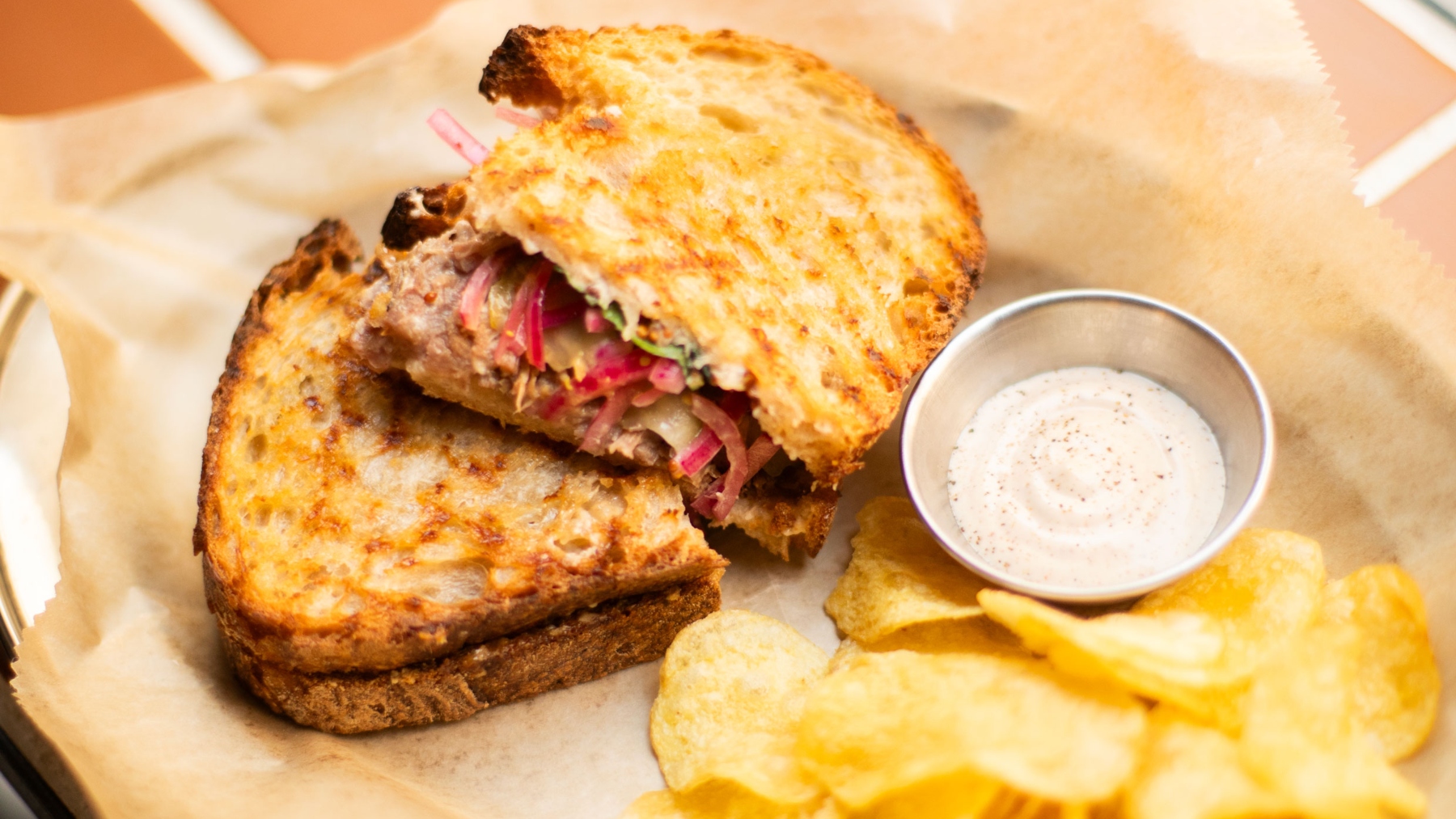 Madrid entre panes: las direcciones imprescindibles para comer un buen bocadillo