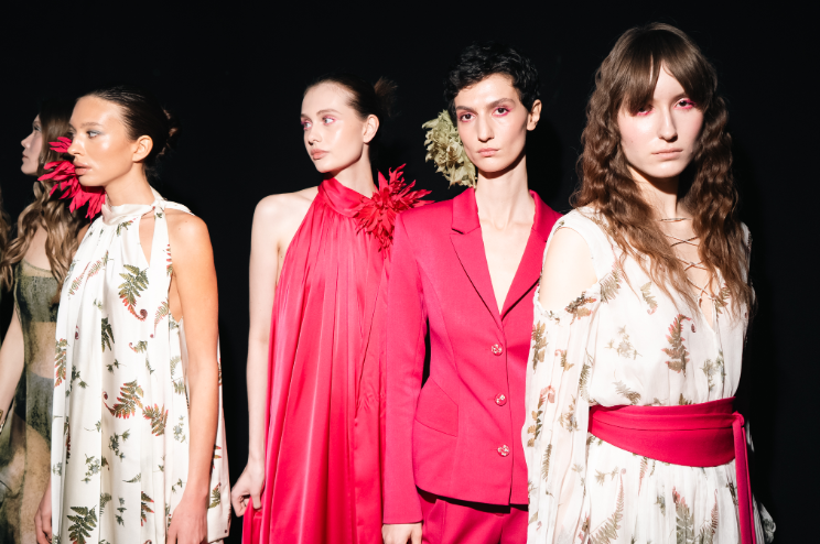 Las oportunidades del diálogo cultural y los nichos de moda en las semanas de la moda