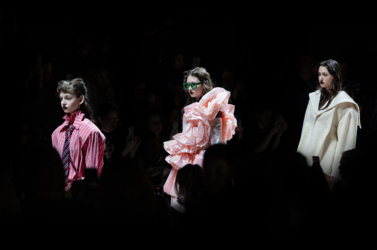 Las oportunidades del diálogo cultural y los nichos de moda en las semanas de la moda