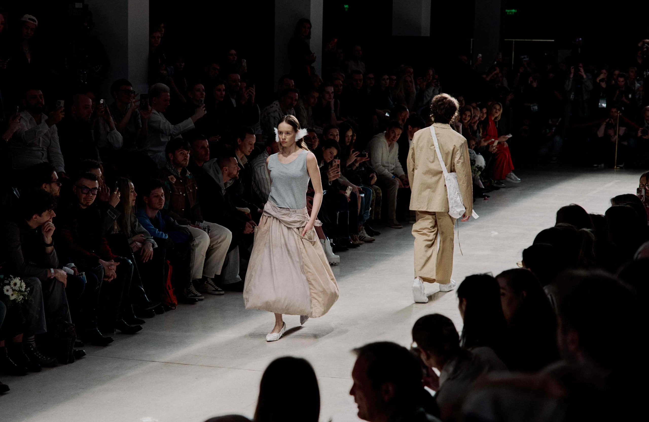 Las oportunidades del diálogo cultural y los nichos de moda en las semanas de la moda