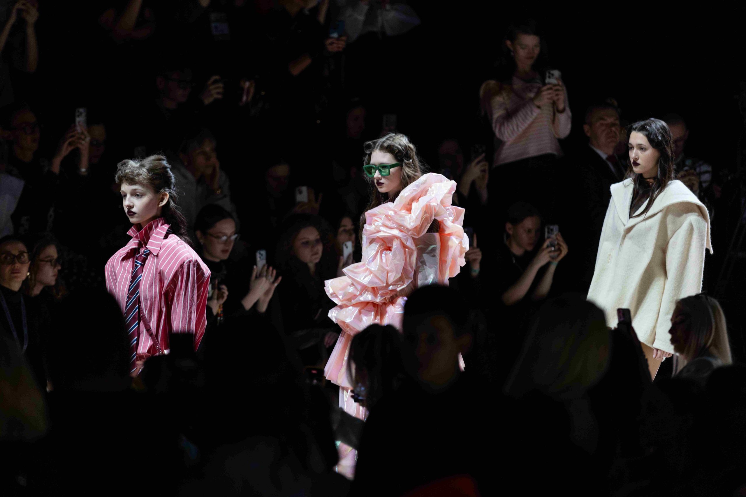 Las oportunidades del diálogo cultural y los nichos de moda en las semanas de la moda