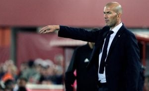 Zidane, ante el Mallorca (EFE).