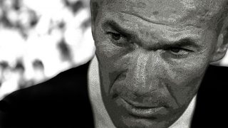 En la cúpula del Real Madrid empieza a haber mosqueo con Zinedine Zidane.