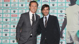 Valdano y Raúl, durante un evento. (AFP)