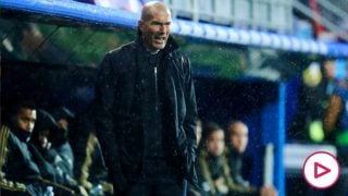 Zidane, durante un partido. (AFP)