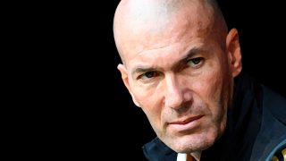 Zidane cruza los dedos ante el Virus FIFA.
