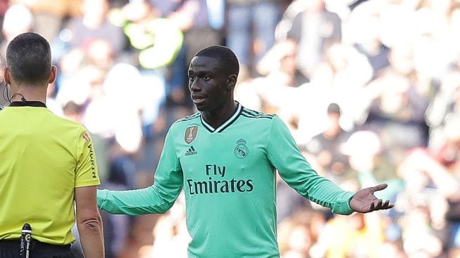 Mendy fue expulsado ante el Espanyol (Getty).