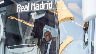 Zidane, en el autocar del Real Madrid. (Getty)