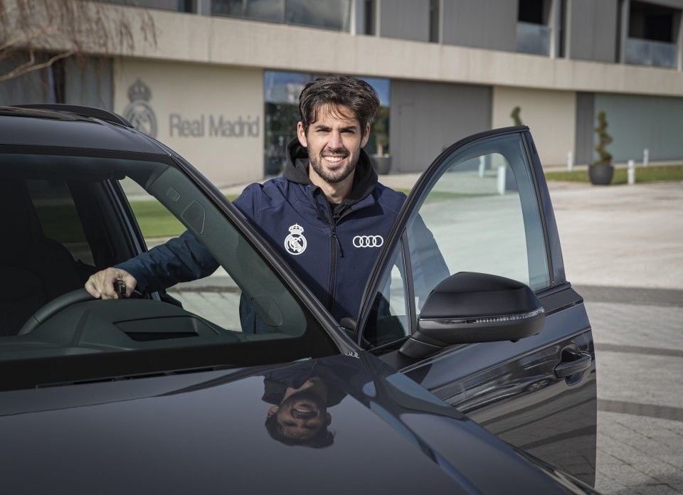 Audi entregó a la plantilla del Real Madrid sus nuevos coches. Cada uno de ellos vino personalizado en la matrícula con el modelo y el nombre del jugador.