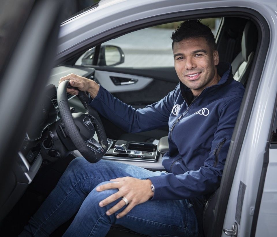 Audi entregó a la plantilla del Real Madrid sus nuevos coches. Cada uno de ellos vino personalizado en la matrícula con el modelo y el nombre del jugador.